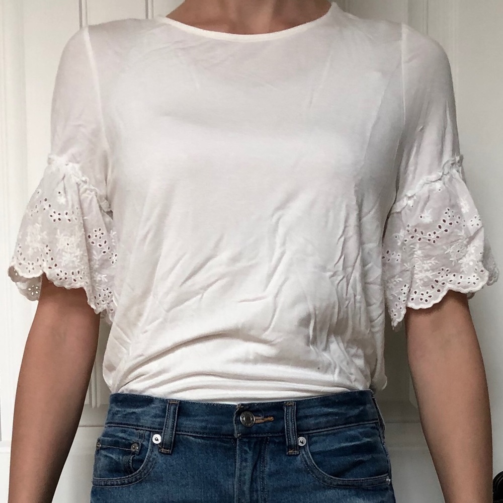 Design Lab made in USA white ruffle sleeve t-shirt